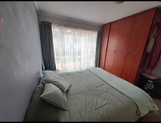 3 BEDROOM TOWNHOUSE FOR SALE IN CASTLEVIEW